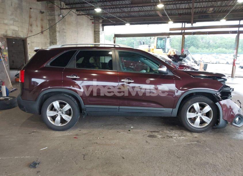 Photo 13 of 2012 Kia Sorento EX V6 (VIN 5XYKU4A25CG304508)
