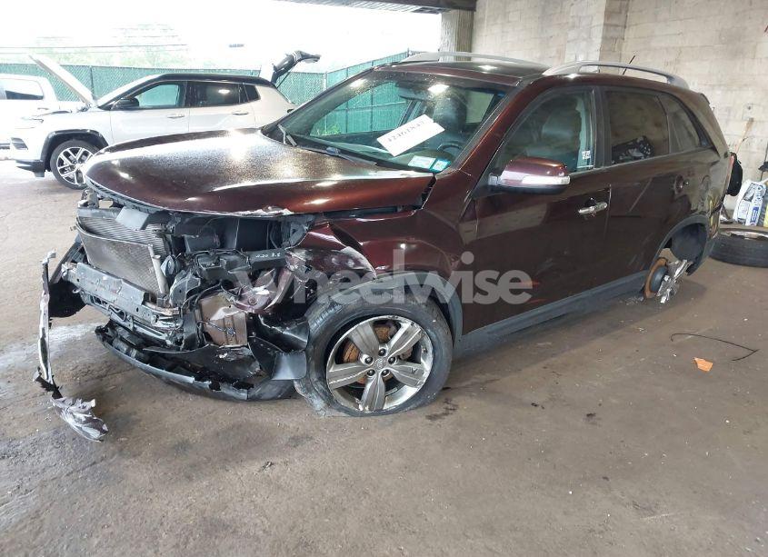 Photo 2 of 2012 Kia Sorento EX V6 (VIN 5XYKU4A25CG304508)