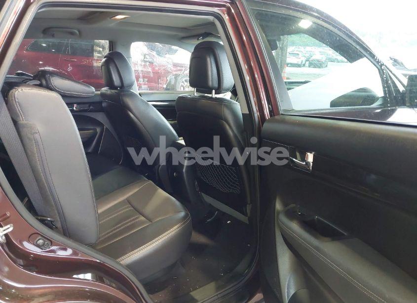 Photo 8 of 2012 Kia Sorento EX V6 (VIN 5XYKU4A25CG304508)