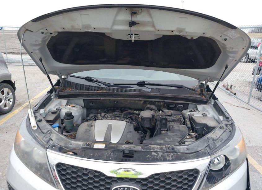 Photo 10 of 2012 Kia Sorento EX V6 (VIN 5XYKU4A26CG189613)