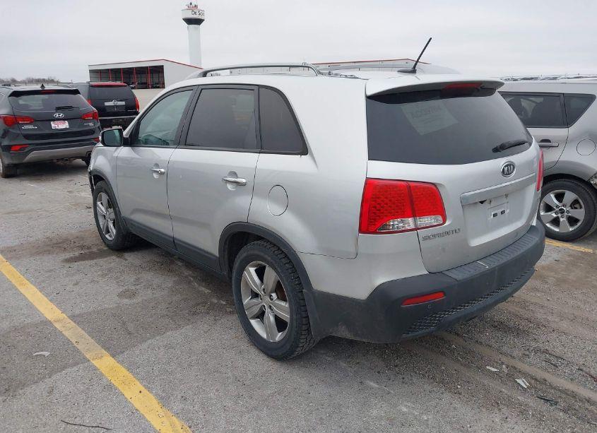 Photo 3 of 2012 Kia Sorento EX V6 (VIN 5XYKU4A26CG189613)