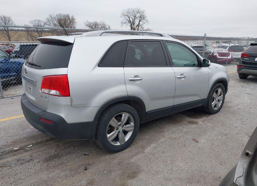 Photo 4 of 2012 Kia Sorento EX V6 (VIN 5XYKU4A26CG189613)