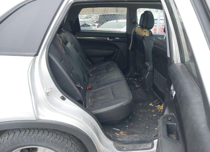 Photo 8 of 2012 Kia Sorento EX V6 (VIN 5XYKU4A26CG189613)