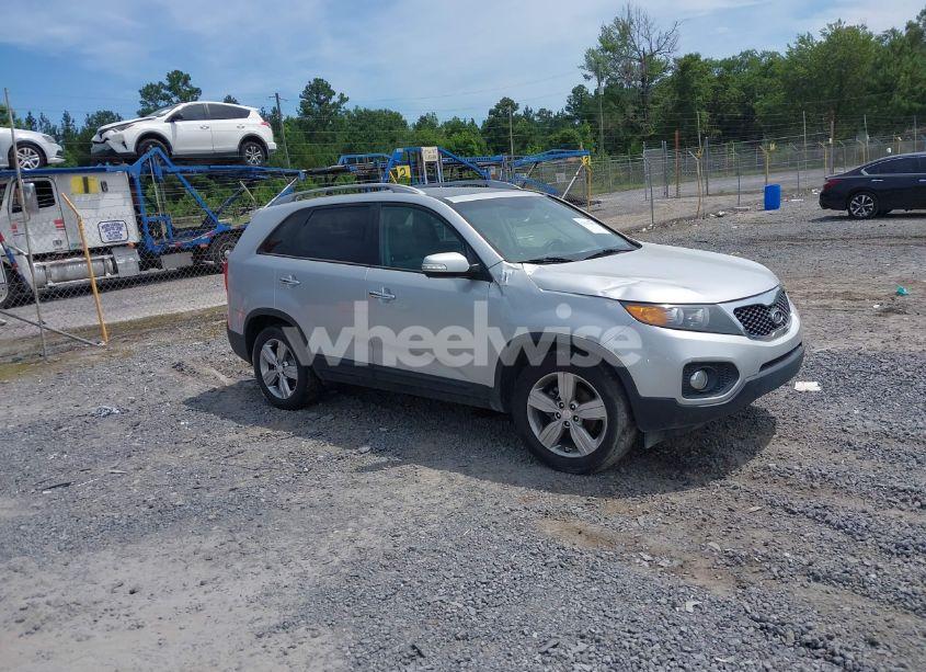 2013 Kia Sorento EX V6 (VIN 5XYKU4A26DG411293) main photo