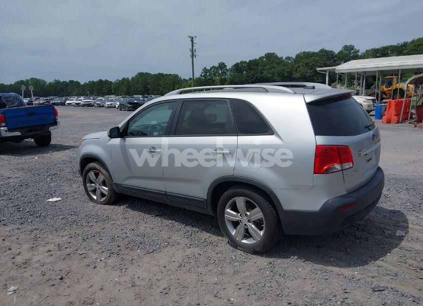 Photo 3 of 2013 Kia Sorento EX V6 (VIN 5XYKU4A26DG411293)
