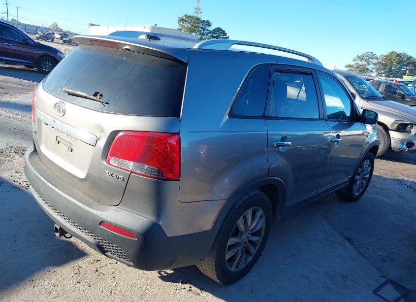 Photo 4 of 2011 Kia Sorento EX V6 (VIN 5XYKU4A27BG022644)