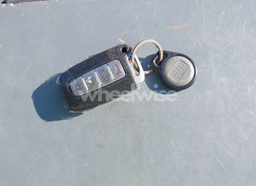 Photo 11 of 2013 Kia Sorento EX V6 (VIN 5XYKU4A27DG326480)