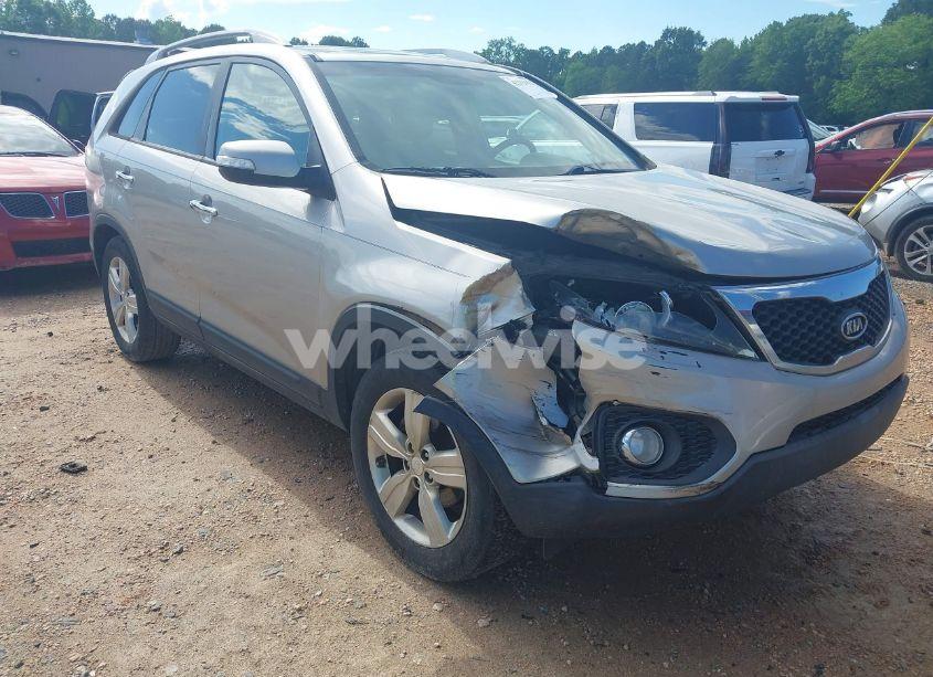 2013 Kia Sorento EX V6 (VIN 5XYKU4A27DG359317) main photo