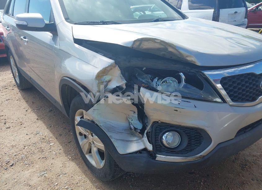 Photo 6 of 2013 Kia Sorento EX V6 (VIN 5XYKU4A27DG359317)