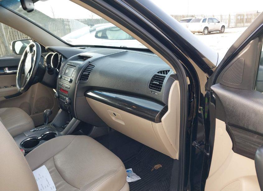 Photo 5 of 2013 Kia Sorento EX V6 (VIN 5XYKU4A27DG400190)