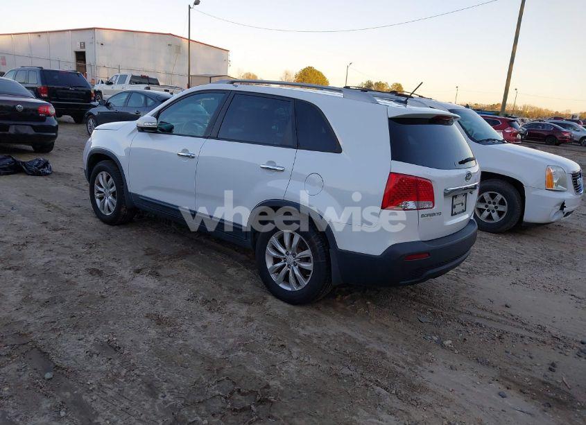 Photo 3 of 2011 Kia Sorento EX V6 (VIN 5XYKU4A28BG034303)