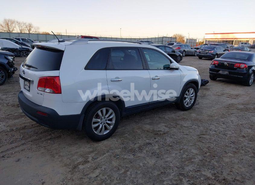 Photo 4 of 2011 Kia Sorento EX V6 (VIN 5XYKU4A28BG034303)