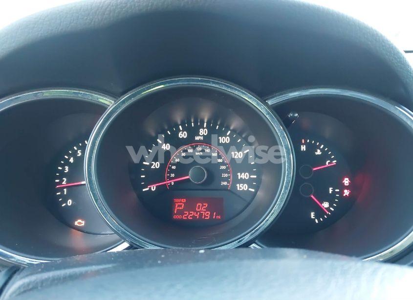 Photo 7 of 2011 Kia Sorento EX V6 (VIN 5XYKU4A28BG034303)