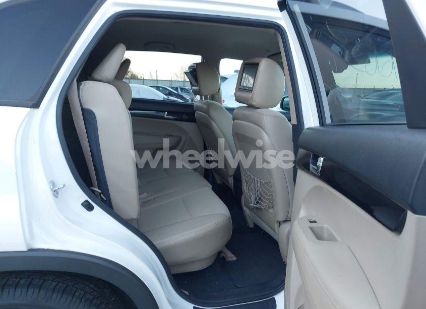 Photo 8 of 2011 Kia Sorento EX V6 (VIN 5XYKU4A28BG034303)