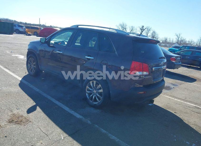 Photo 3 of 2011 Kia Sorento EX V6 (VIN 5XYKU4A28BG041140)