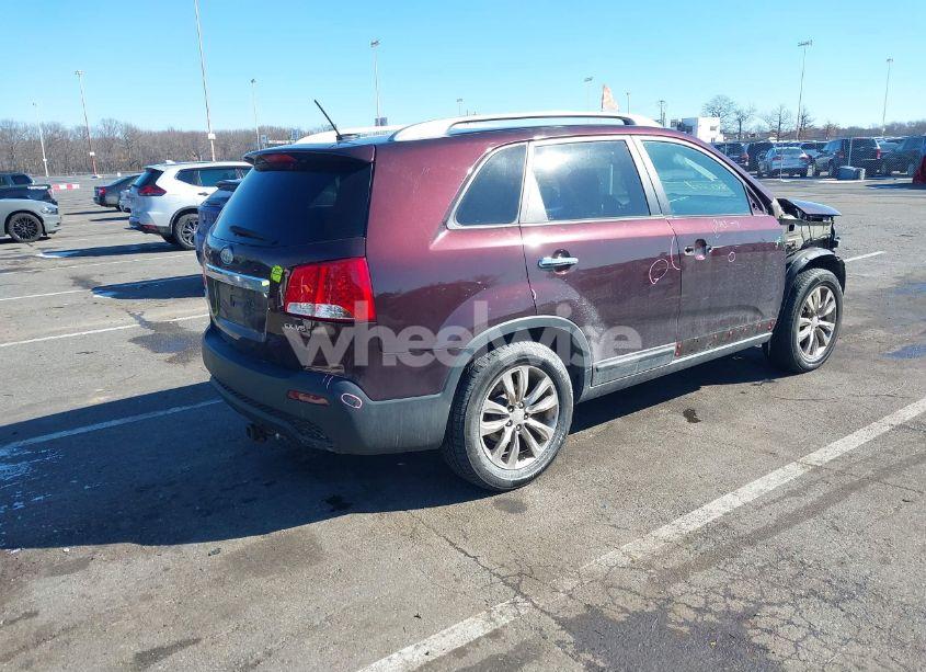 Photo 4 of 2011 Kia Sorento EX V6 (VIN 5XYKU4A28BG041140)