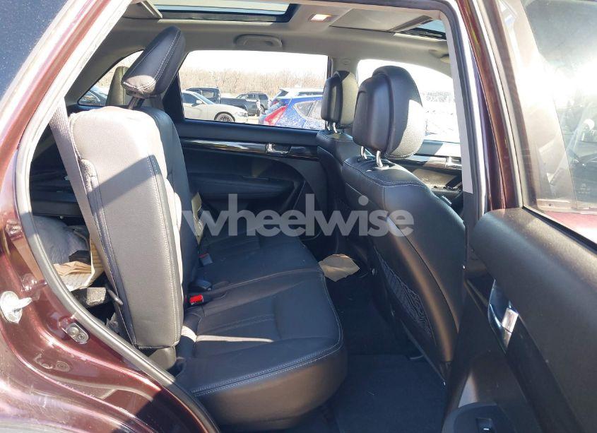 Photo 8 of 2011 Kia Sorento EX V6 (VIN 5XYKU4A28BG041140)