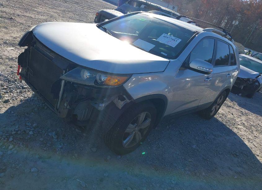 Photo 2 of 2012 Kia Sorento EX V6 (VIN 5XYKU4A28CG291656)
