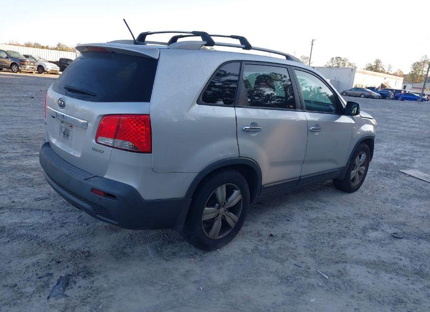 Photo 4 of 2012 Kia Sorento EX V6 (VIN 5XYKU4A28CG291656)