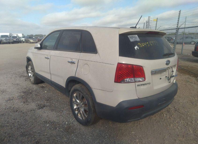 Photo 3 of 2011 Kia Sorento EX V6 (VIN 5XYKU4A29BG016991)