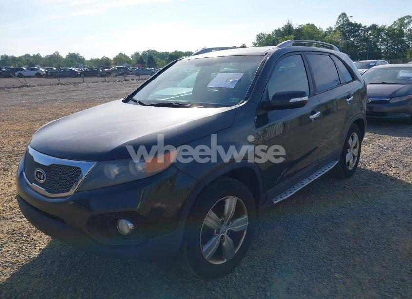 Photo 2 of 2012 Kia Sorento EX V6 (VIN 5XYKU4A29CG200474)