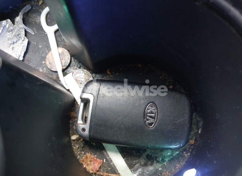 Photo 11 of 2013 Kia Sorento EX V6 (VIN 5XYKU4A29DG325878)