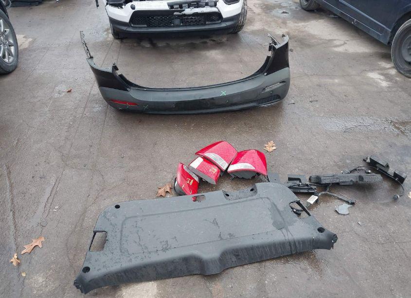 Photo 12 of 2011 Kia Sorento EX V6 (VIN 5XYKU4A2XBG043150)