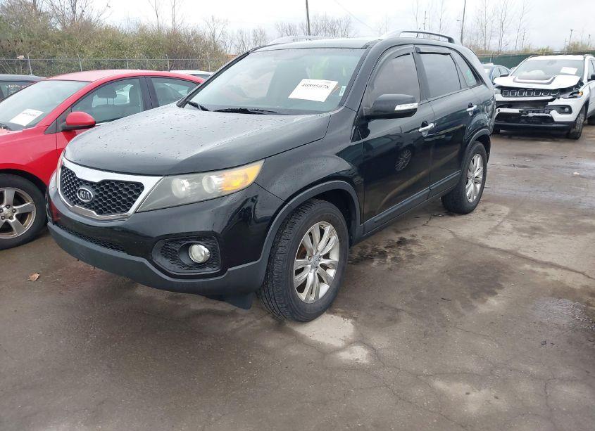 Photo 2 of 2011 Kia Sorento EX V6 (VIN 5XYKU4A2XBG043150)