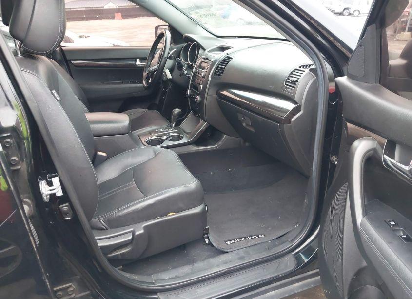 Photo 5 of 2011 Kia Sorento EX V6 (VIN 5XYKU4A2XBG043150)