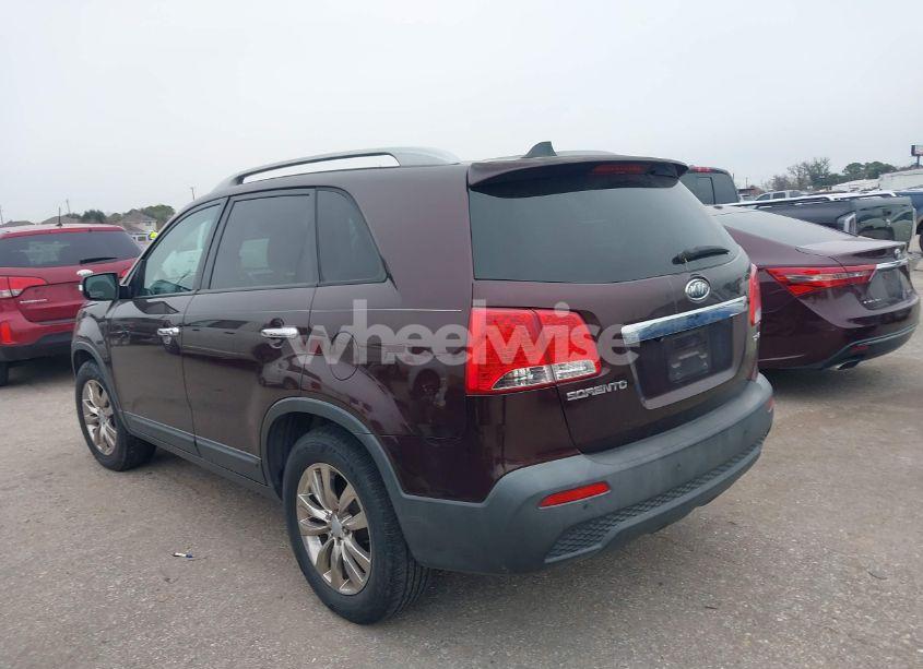 Photo 3 of 2011 Kia Sorento EX V6 (VIN 5XYKU4A2XBG069750)