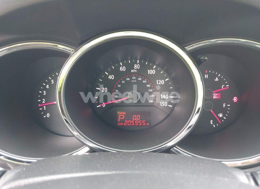 Photo 7 of 2011 Kia Sorento EX V6 (VIN 5XYKU4A2XBG069750)