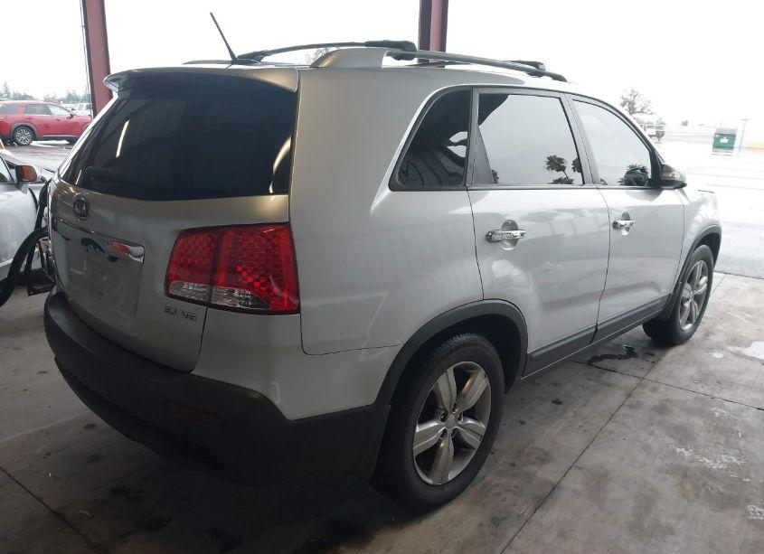 Photo 4 of 2012 Kia Sorento EX (VIN 5XYKU4A2XCG247626)