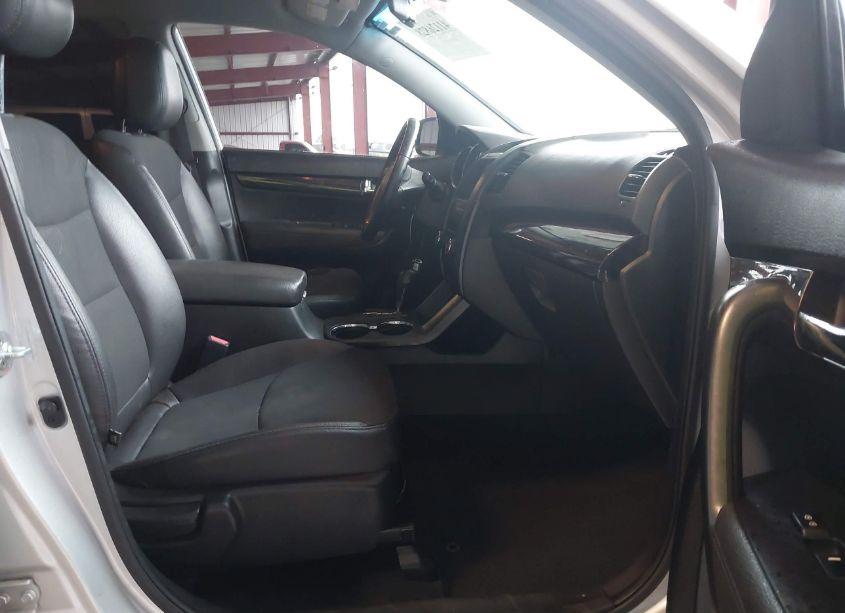 Photo 5 of 2012 Kia Sorento EX (VIN 5XYKU4A2XCG247626)