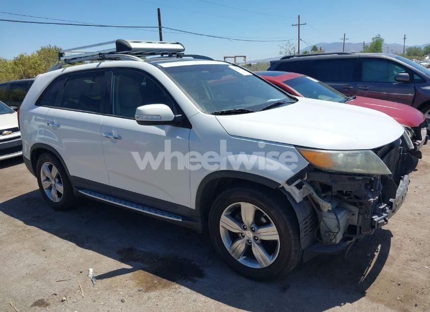 2013 Kia Sorento EX V6 (VIN 5XYKU4A2XDG363829) main photo