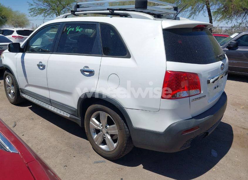 Photo 3 of 2013 Kia Sorento EX V6 (VIN 5XYKU4A2XDG363829)