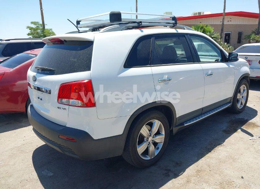 Photo 4 of 2013 Kia Sorento EX V6 (VIN 5XYKU4A2XDG363829)
