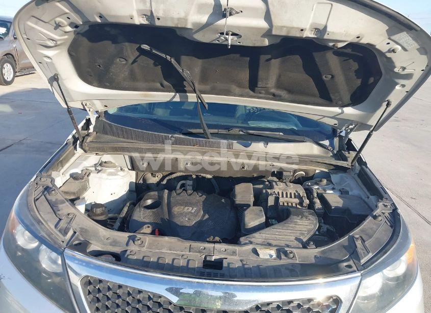 Photo 10 of 2012 Kia Sorento EX (VIN 5XYKU4A61CG248313)