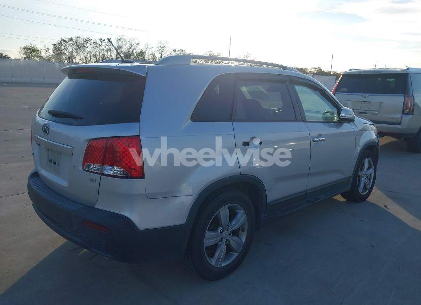 Photo 4 of 2012 Kia Sorento EX (VIN 5XYKU4A61CG248313)