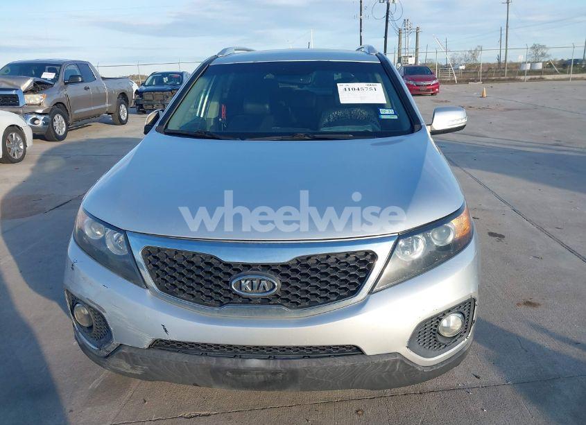 Photo 6 of 2012 Kia Sorento EX (VIN 5XYKU4A61CG248313)