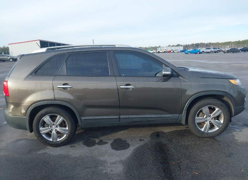 Photo 13 of 2013 Kia Sorento EX (VIN 5XYKU4A63DG346177)