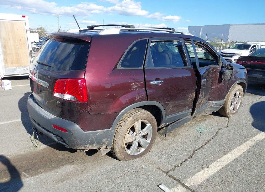 Photo 4 of 2013 Kia Sorento EX (VIN 5XYKU4A66DG337585)