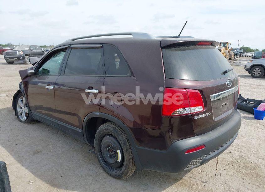 Photo 3 of 2013 Kia Sorento EX (VIN 5XYKU4A69DG401733)