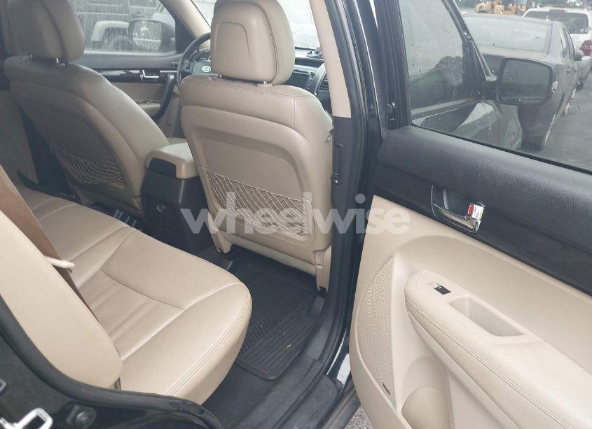 Photo 8 of 2013 Kia Sorento EX (VIN 5XYKU4A6XDG330770)