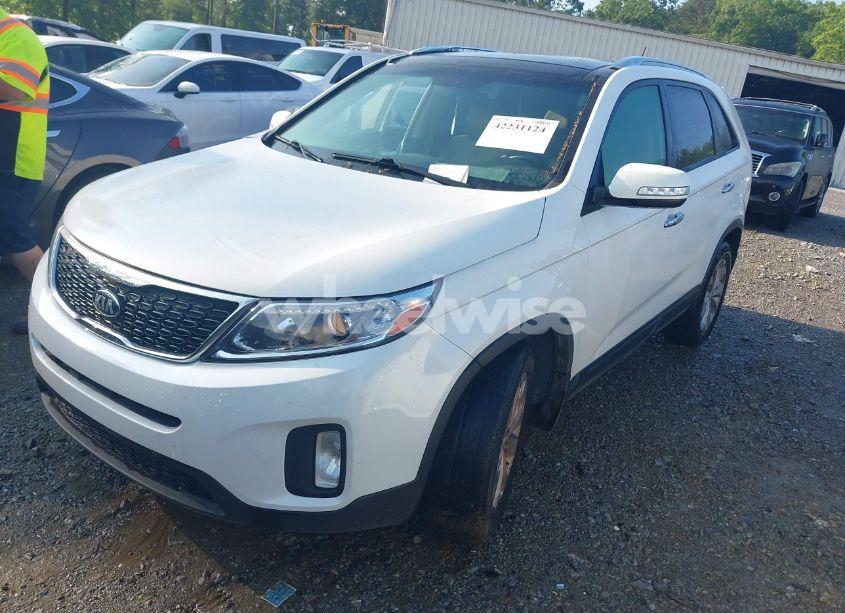 Photo 2 of 2014 Kia Sorento EX V6 (VIN 5XYKU4A70EG431214)