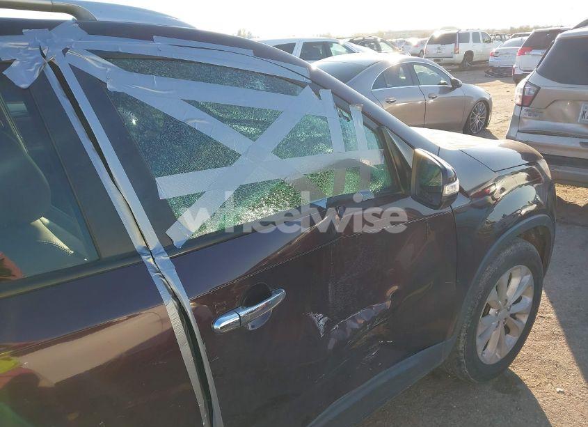 Photo 6 of 2014 Kia Sorento EX V6 (VIN 5XYKU4A70EG507210)