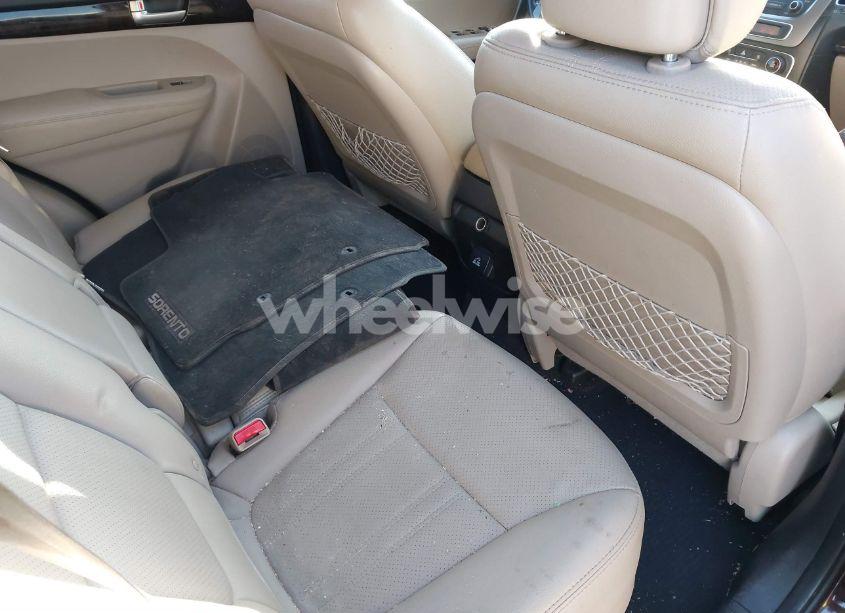 Photo 8 of 2014 Kia Sorento EX V6 (VIN 5XYKU4A70EG507210)