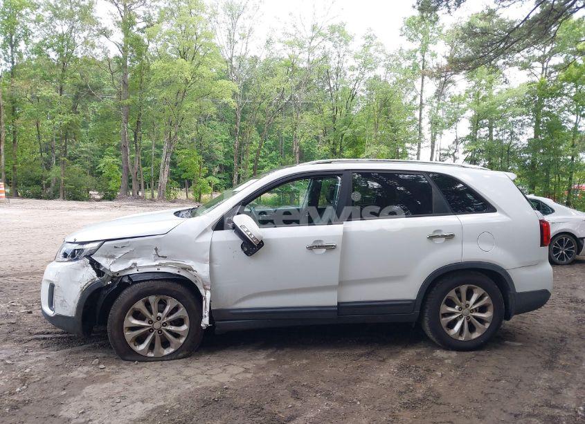 Photo 13 of 2014 Kia Sorento EX V6 (VIN 5XYKU4A70EG516330)