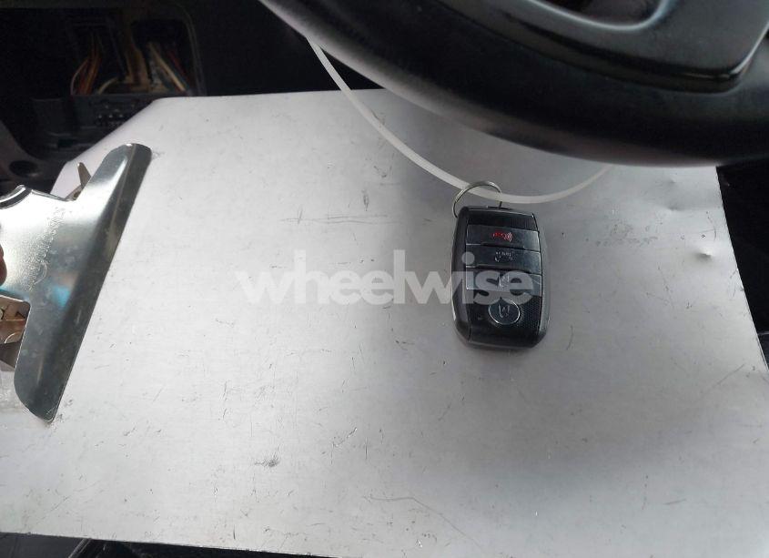 Photo 11 of 2015 Kia Sorento EX V6 (VIN 5XYKU4A70FG612752)