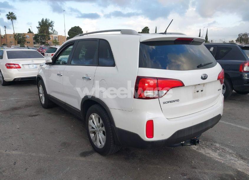 Photo 3 of 2015 Kia Sorento EX V6 (VIN 5XYKU4A70FG612752)