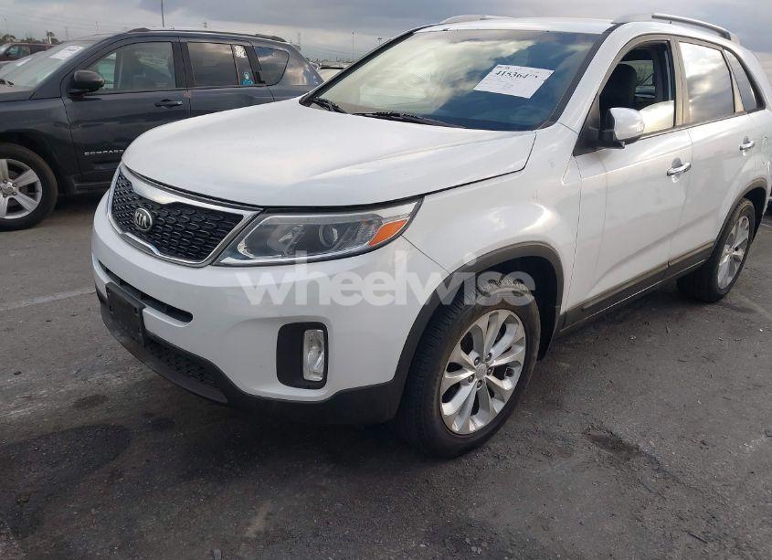 Photo 6 of 2015 Kia Sorento EX V6 (VIN 5XYKU4A70FG612752)